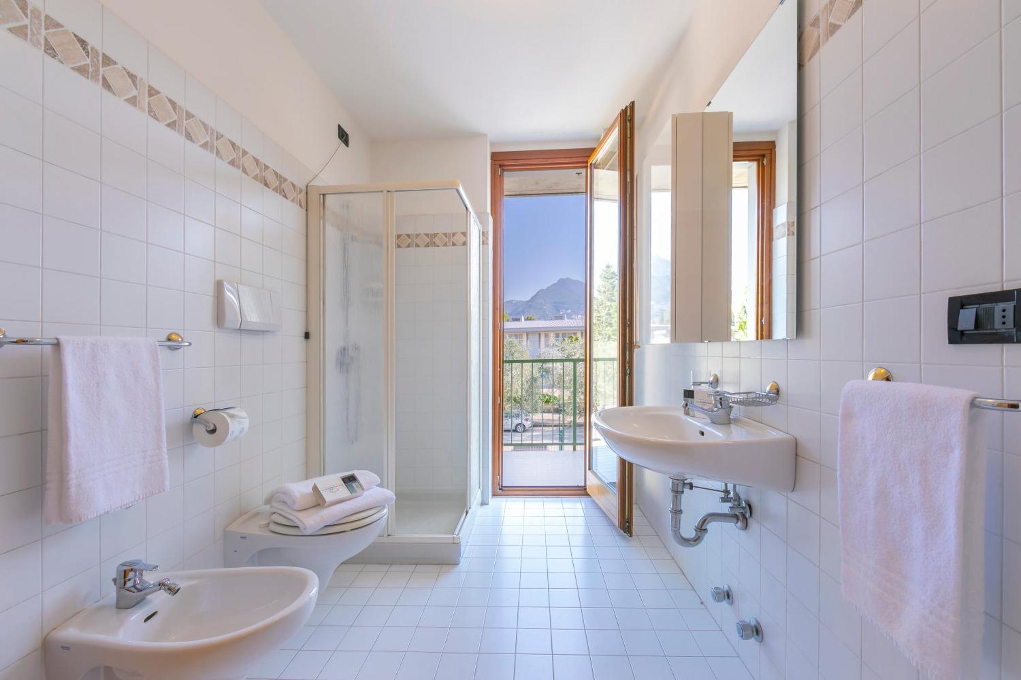 Claz House - Happy Rentals Riva del Garda Buitenkant foto