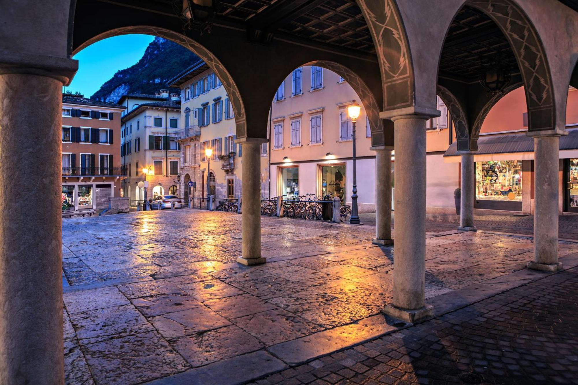 Claz House - Happy Rentals Riva del Garda Buitenkant foto